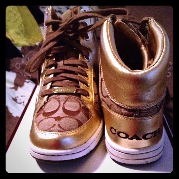 ✂Reduced!!✂Coach high tops! Priced to sell! Size 8