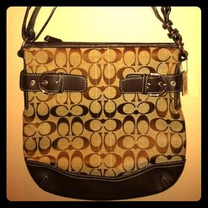 **PRICE REDUCED!!** Coach swingpack