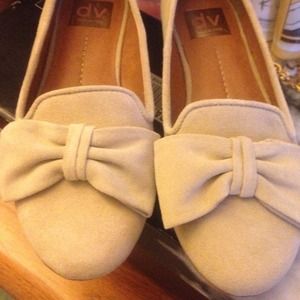 Dolce Vita Gillian Flats!!