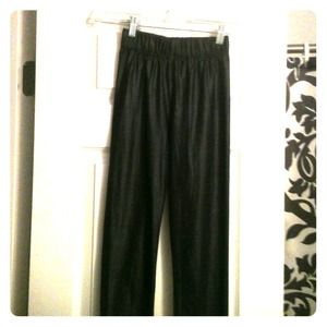 Black Shiny Leggings