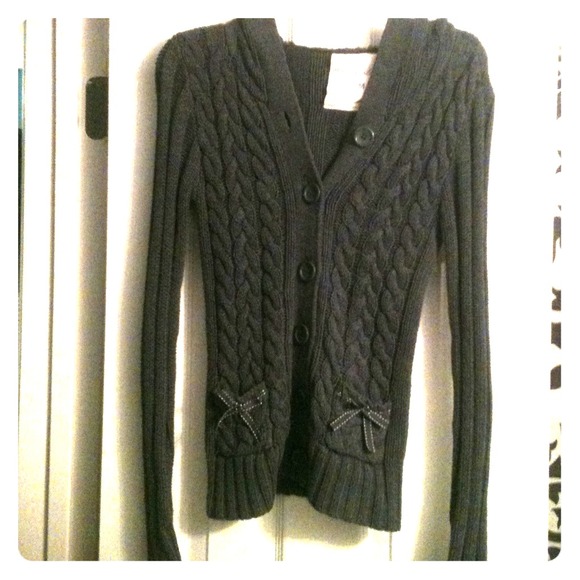 Gray Aeropostale button down sweater