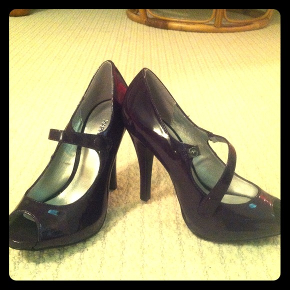 X-Appeal Purple pumps