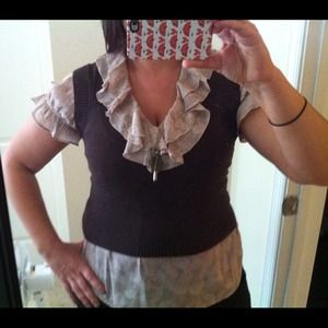 SOLD 🎉Sleeveless sweater vest from Express