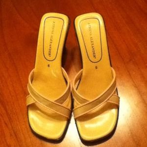 Light brown with soft pink trim. For any occasion.