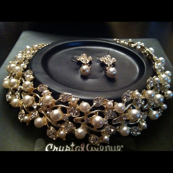 Beautiful Pearl Set