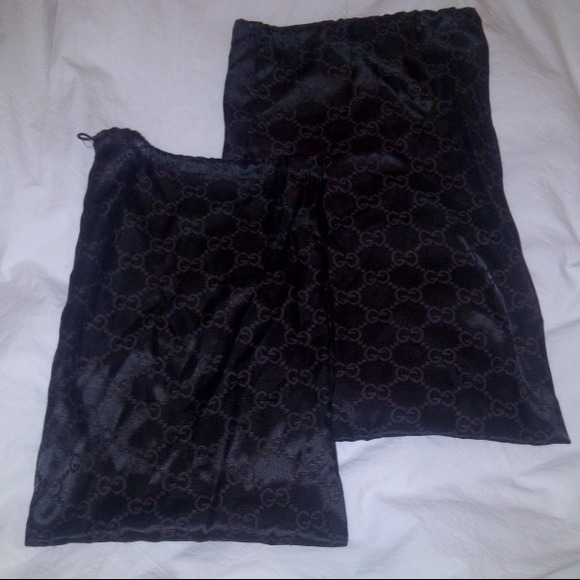 2 Gucci shoe dust bags