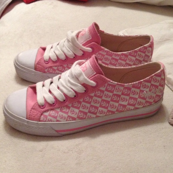 Pink skull shoes
