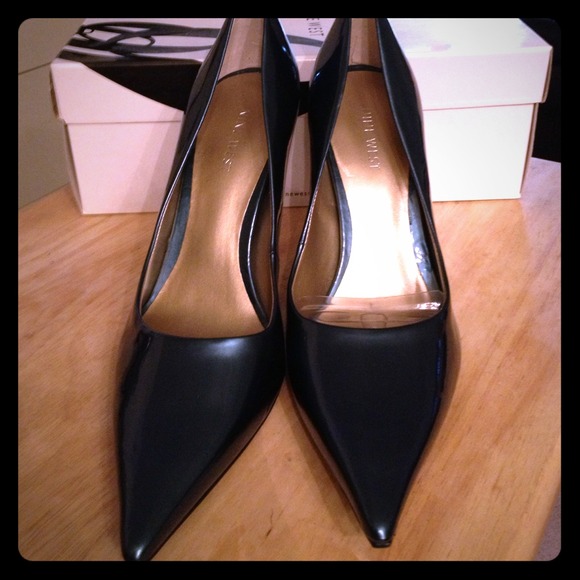New Nine West 7.5 pearly blue pumps