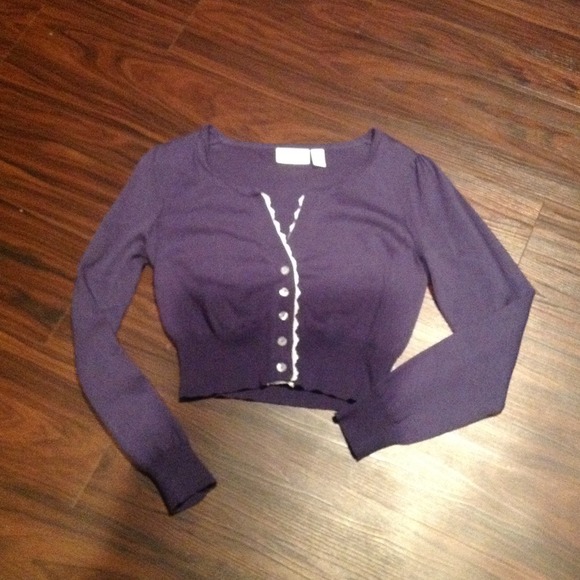 Cute cropped sweater