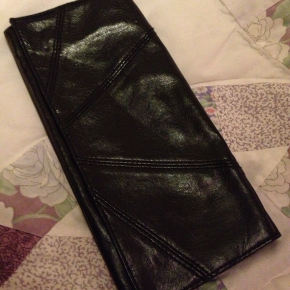 ✖SOLD✖ Black envelope clutch - Picture 2 of 4