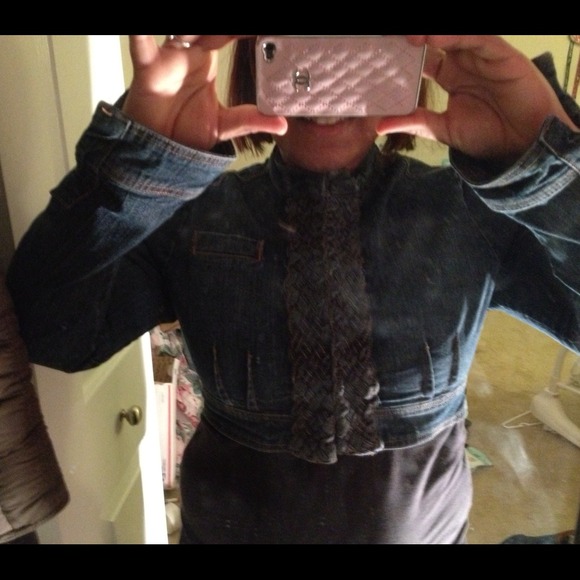 🔴Sold🔴Tribal exotic denim jean half jacket