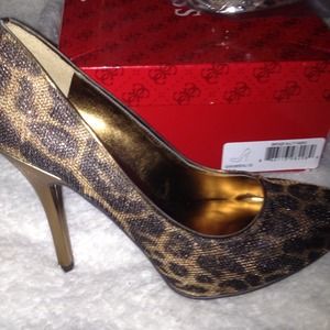 Guess leopard mesh pumps