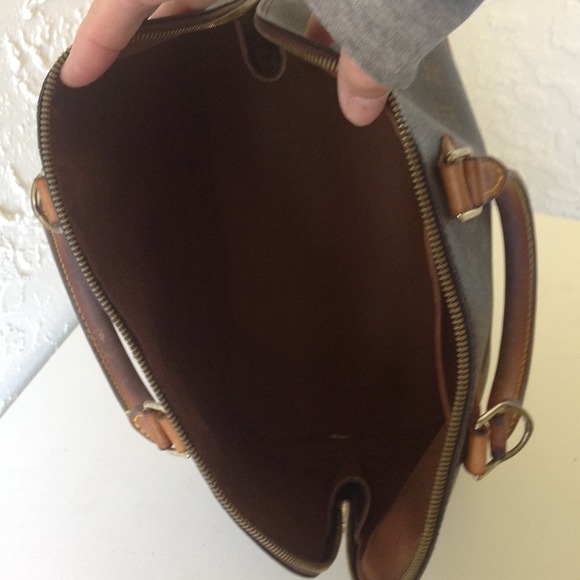 SOLD Authentic Louis Vuitton Monogram Alma - Picture 2 of 4
