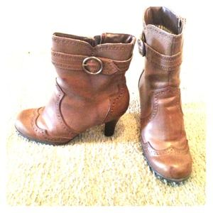 CUTE BROWN ANKLE BOOTS!