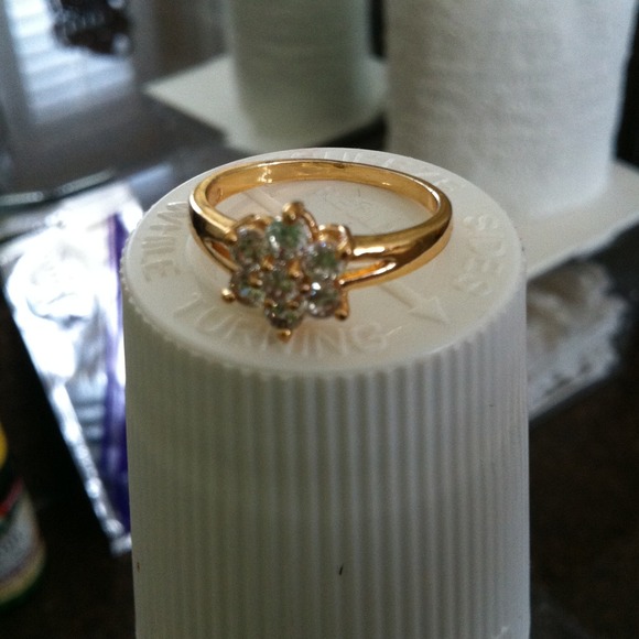 Flower ring! - Picture 2 of 2