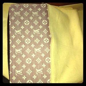 Louis Vuitton Zippy Wallet