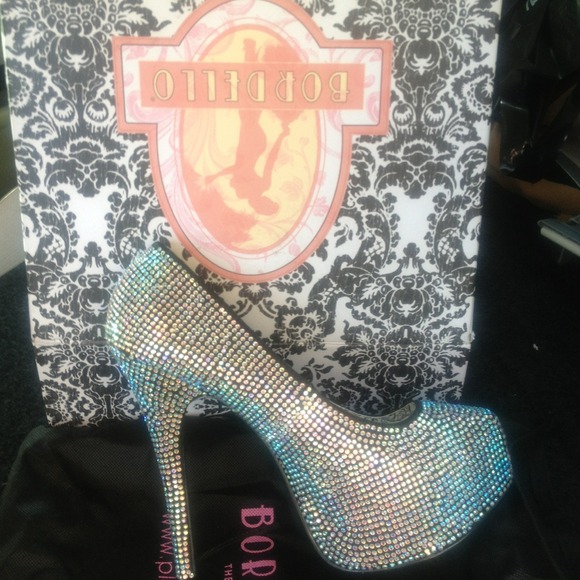 Sz10 Iridescent Rhinestone Bordello