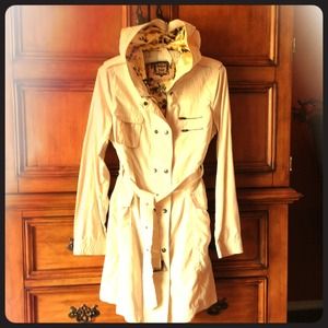 Reduced-Light weight ivory hooded jacket