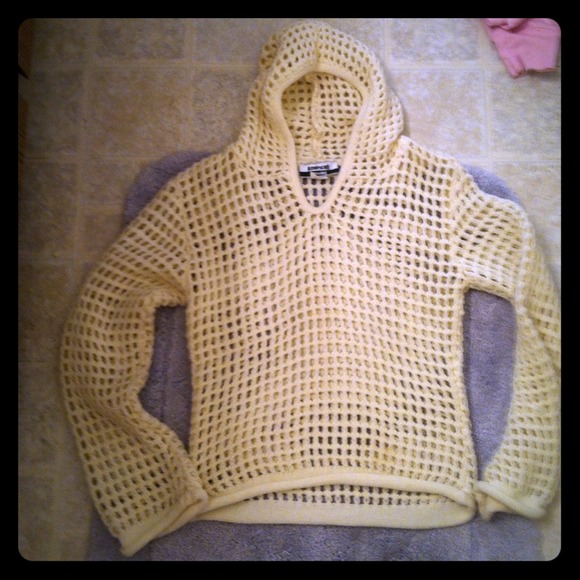 Rsvd***Cream sweater hoodie
