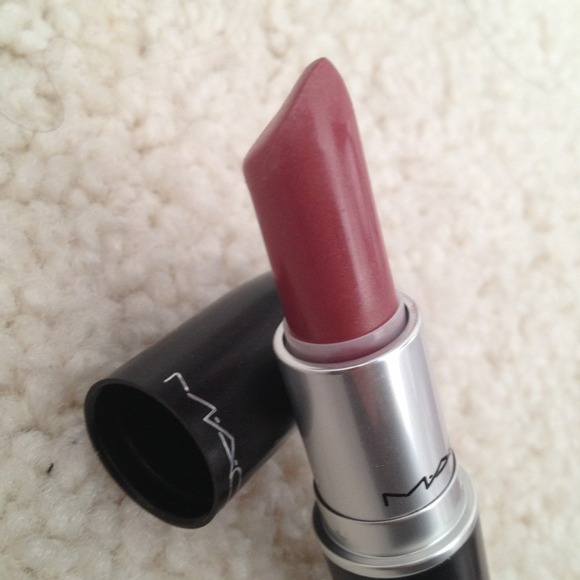 ❌SOLD❌💄Lightly Ripe Lippy 💄 - Picture 2 of 4