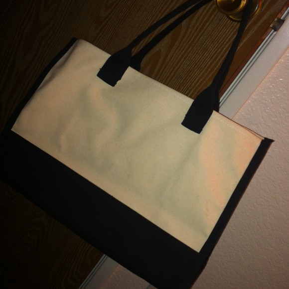 Large initial N tote - Picture 4 of 4