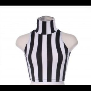 Black and White Crop top