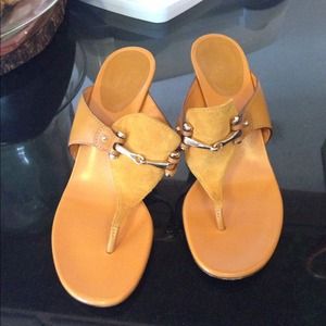 Gucci mustard leather and suede heels