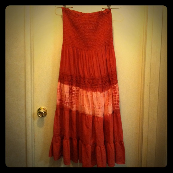 Red and pink tye-dye strapless dress