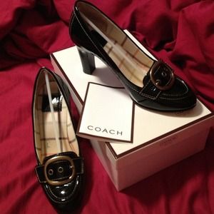 COACH black patent leather pumps Hillory crinkle