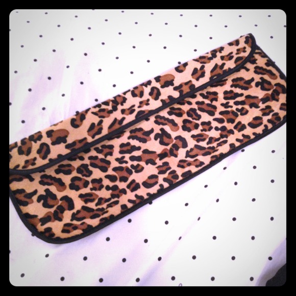 Accessories - ❗Reduced❗leopard straighter thermic case