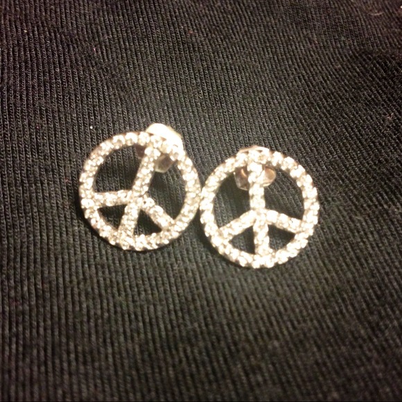🌟Silver rhinestone peace sign studs🌟