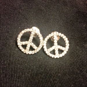 🌟Silver rhinestone peace sign studs🌟