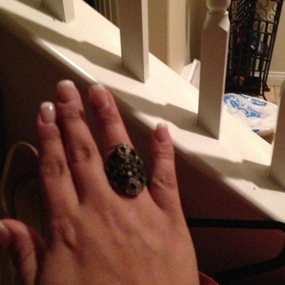 Statement Ring - Picture 4 of 4