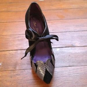 Poetic Licence Showtime Heels New in Box!