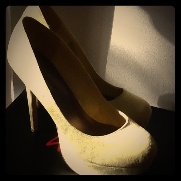 REDUCED! Vintage Look Heels For A Modern Price !