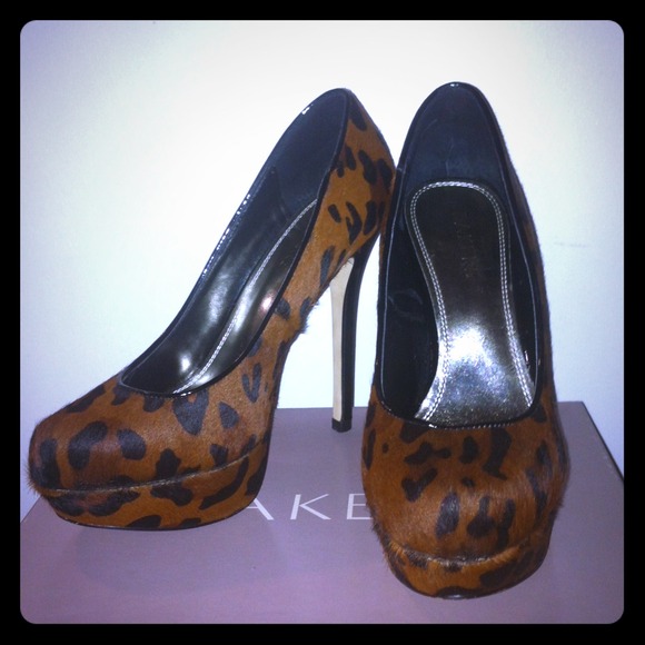 Hot!! leopard stilettos