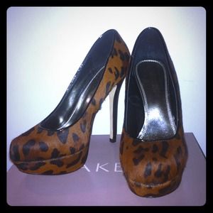 Hot!! leopard stilettos