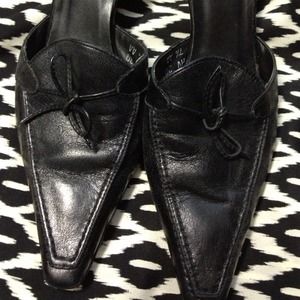 💰Harold's Black Leather heeled slides🎀