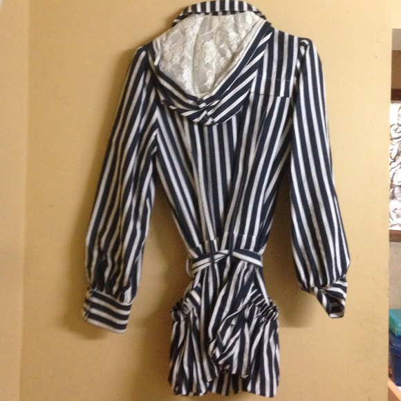 Coat - Picture 2 of 4