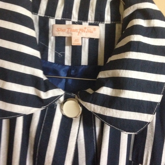 Coat - Picture 3 of 4