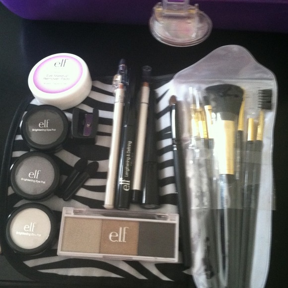 Reserved💄Elf brand 21pc beauty bundle💄