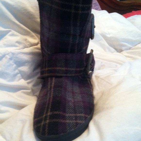 Boots - Picture 3 of 4