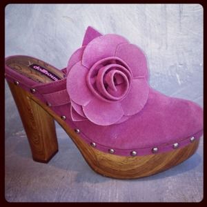 Clog with large flower. New !