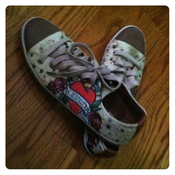 Brand new Kitson tan sneakers