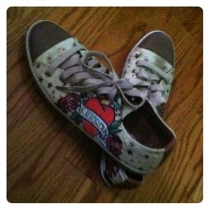 Brand new Kitson tan sneakers