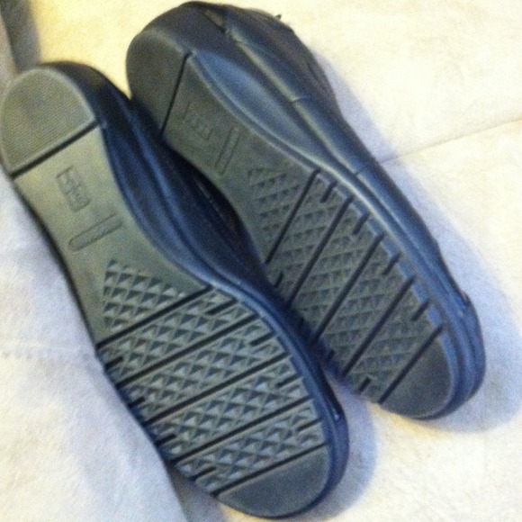 Shoes/markdowns - Picture 3 of 4