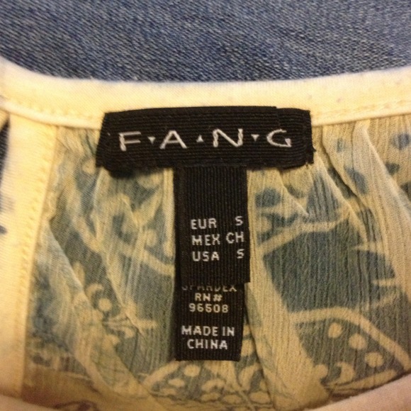 patterned top - Picture 3 of 3