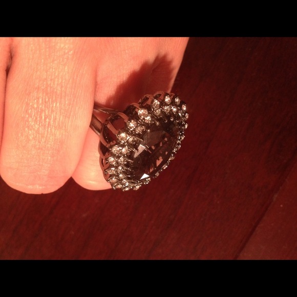 Ring - Picture 3 of 3