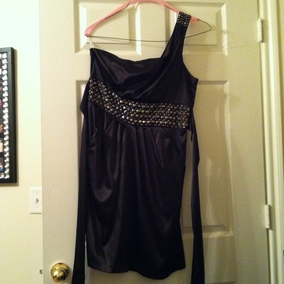 One shoulder black dress