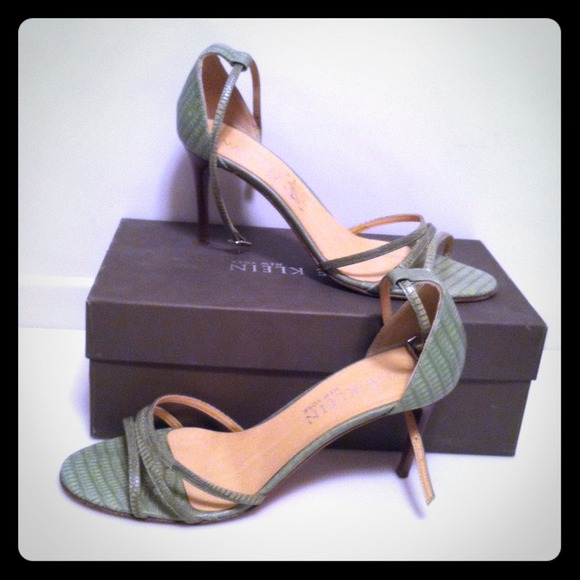 Anne Klein Green strap heel